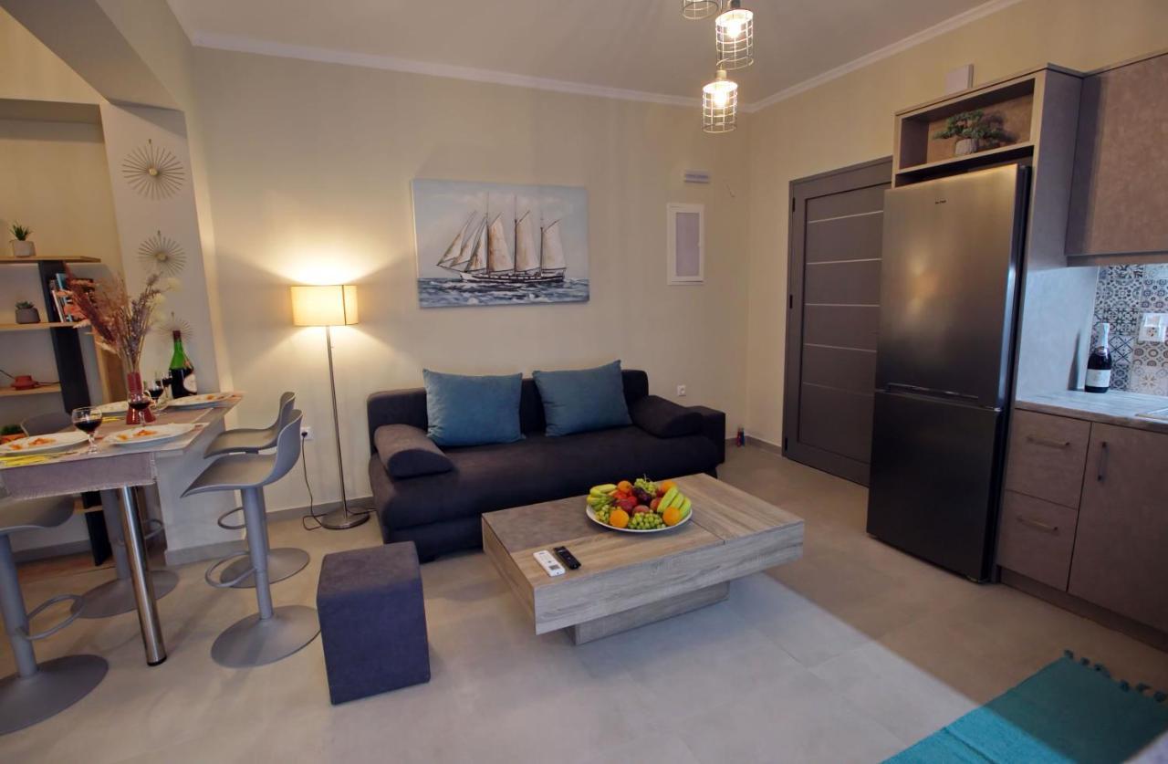 Matoulas Luxury Apartment นาฟปลิโอ ภายนอก รูปภาพ