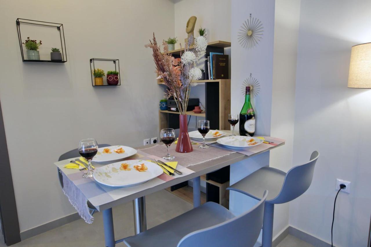 Matoulas Luxury Apartment นาฟปลิโอ ภายนอก รูปภาพ