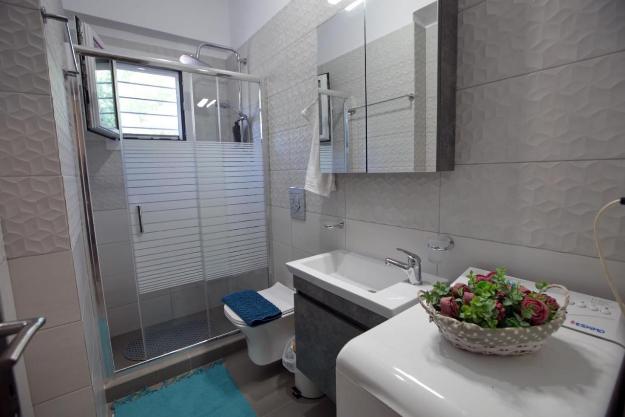 Matoulas Luxury Apartment นาฟปลิโอ ภายนอก รูปภาพ