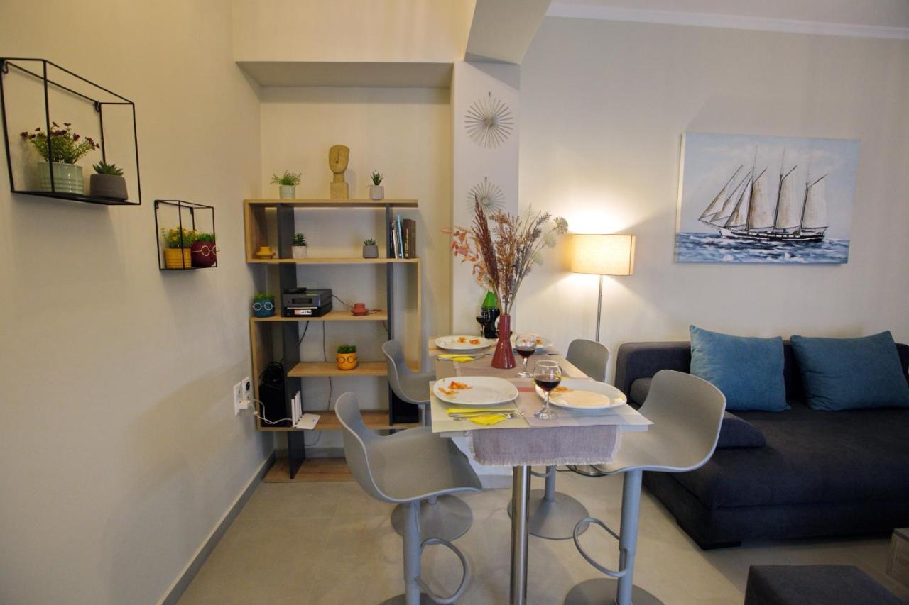 Matoulas Luxury Apartment นาฟปลิโอ ภายนอก รูปภาพ