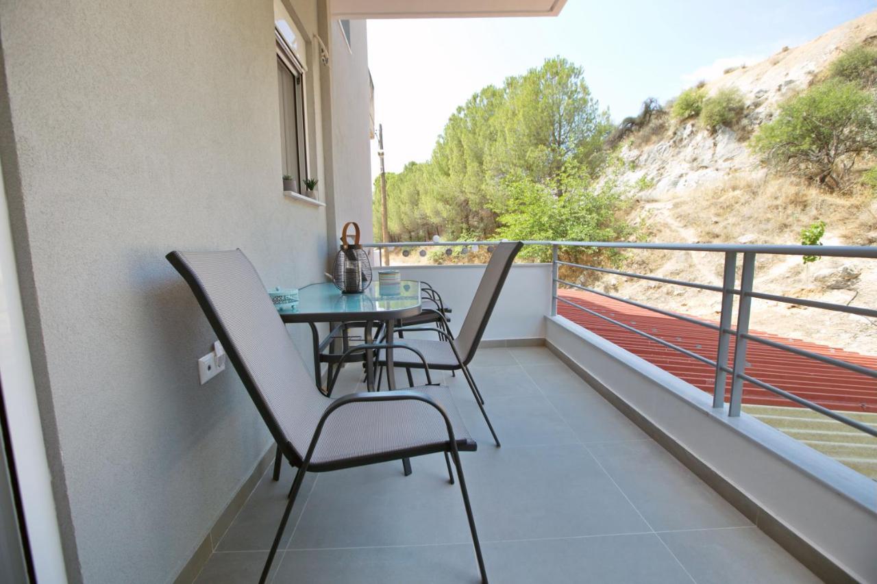 Matoulas Luxury Apartment นาฟปลิโอ ภายนอก รูปภาพ